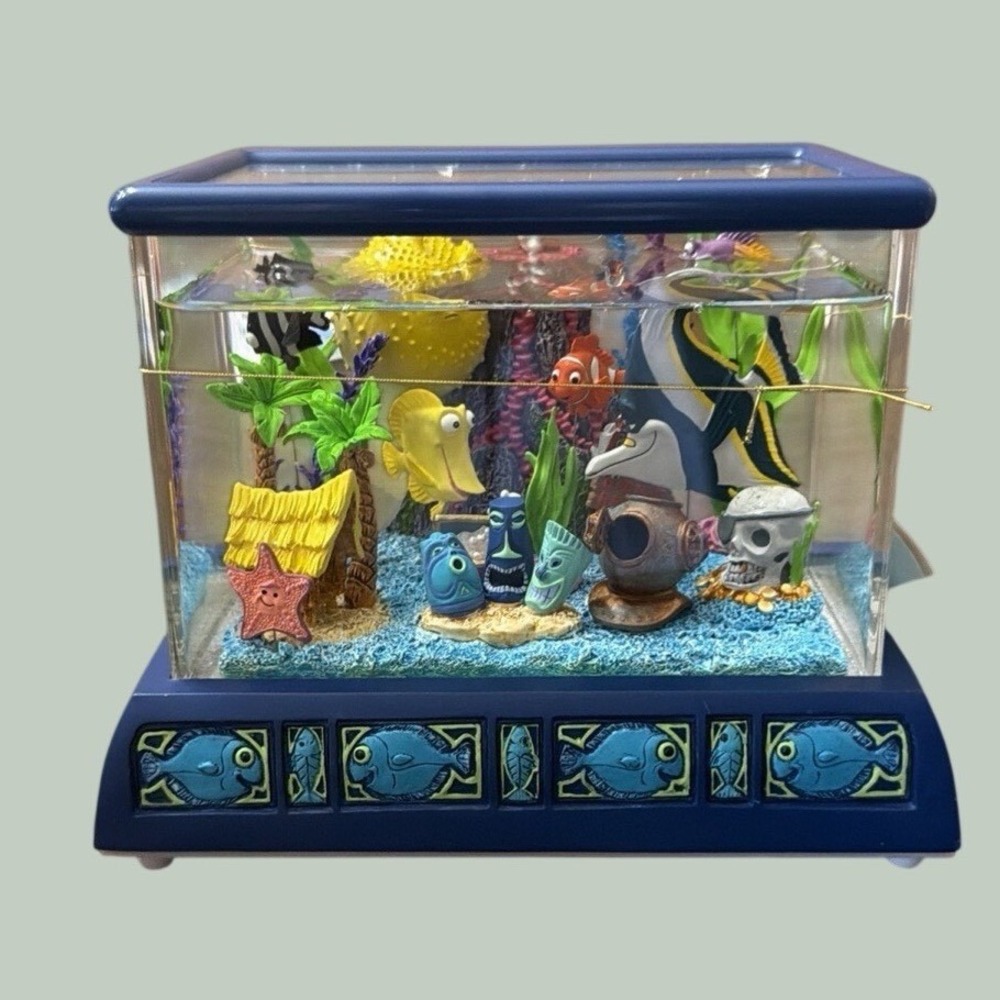 RARE Disney Finding Nemo Snow Globe Music Box Fish Tank Tiny Bubbles WORKING